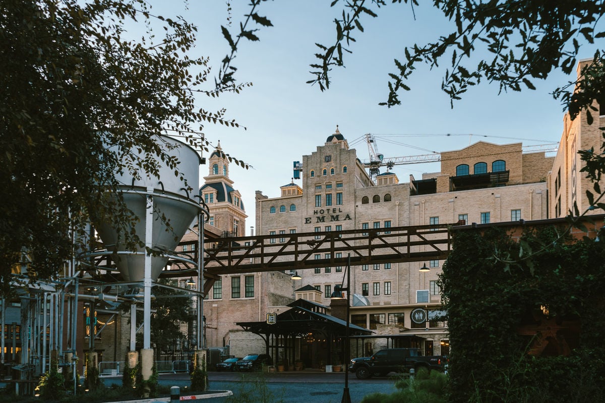hotel emma exterior